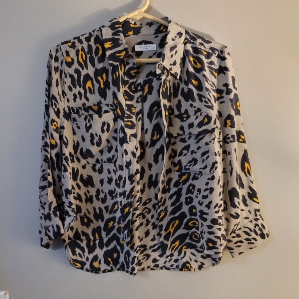 Silk shirt. Super soft. Fits xxsmall.